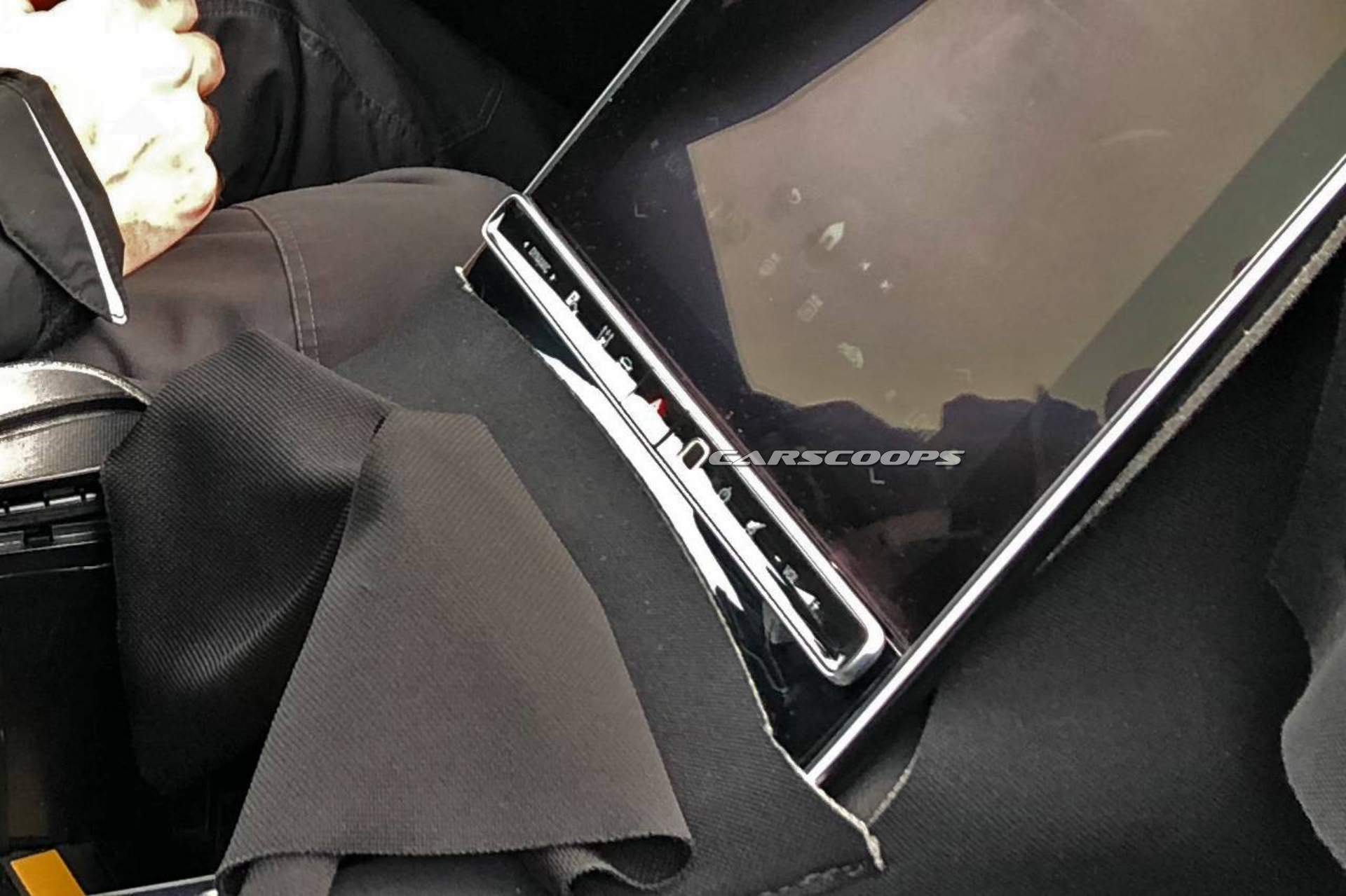 autohomecar__ChsEmlxkxxuAcS8fAAmpjkKzU38843.jpg