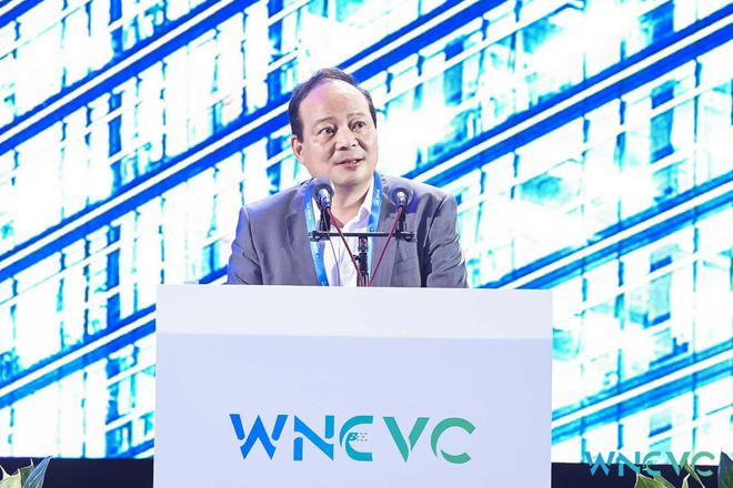 宁德时代曾毓群：2035年我国汽车电动化率将超70%